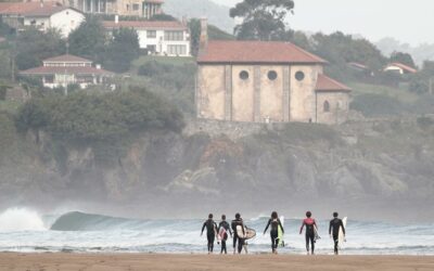 Clase de surf  y excursión por la ría